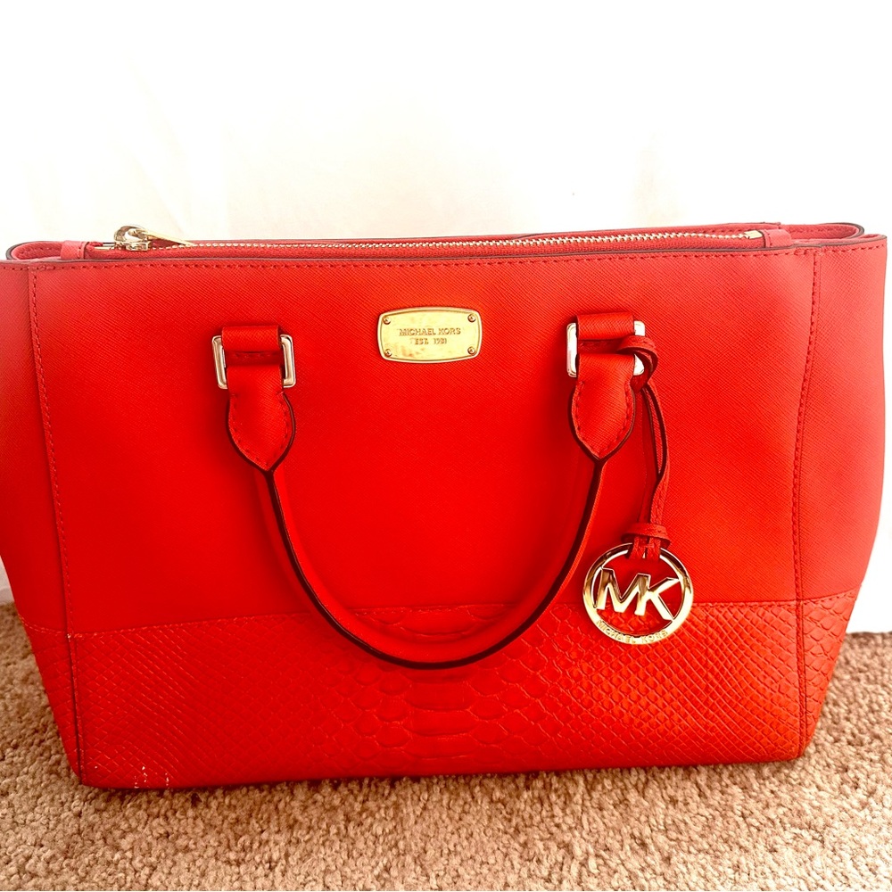 Michael kors purse